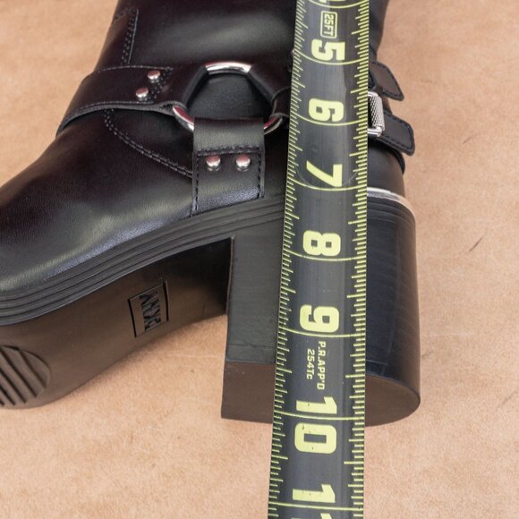 DKNY Women Nolan Vegan Leather Harness Moto Biker Ankle Boots sz 7 - Picture 6 of 8